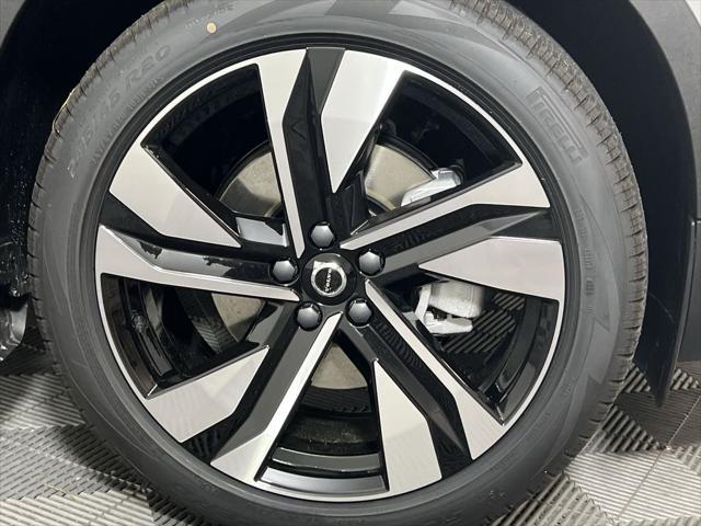 new 2025 Volvo XC40 car, priced at $49,795