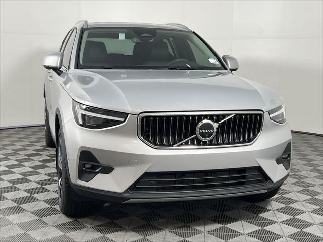 new 2025 Volvo XC40 car, priced at $49,795