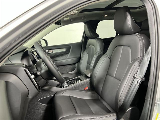 new 2025 Volvo XC40 car, priced at $50,795