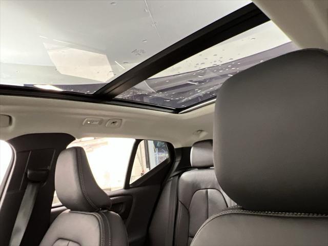 new 2025 Volvo XC40 car, priced at $49,795