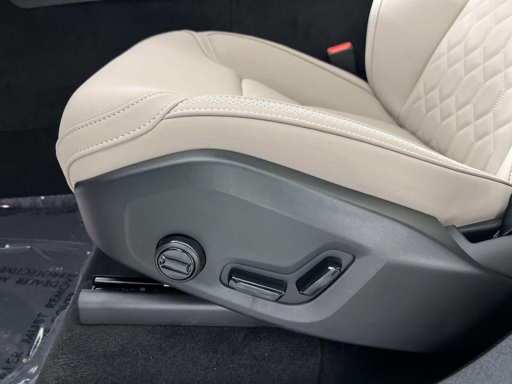 new 2025 Volvo XC90 Plug-In Hybrid car, priced at $69,925