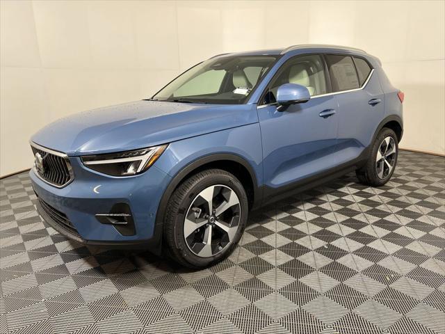 new 2025 Volvo XC40 car, priced at $45,795