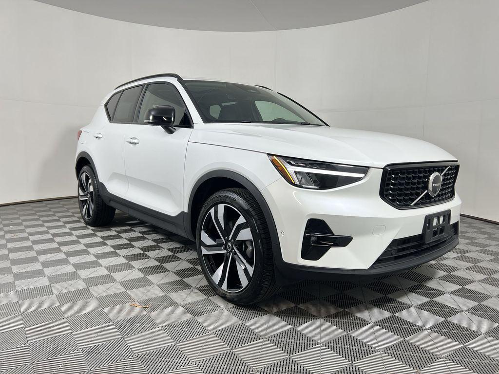 used 2025 Volvo XC40 car, priced at $32,990