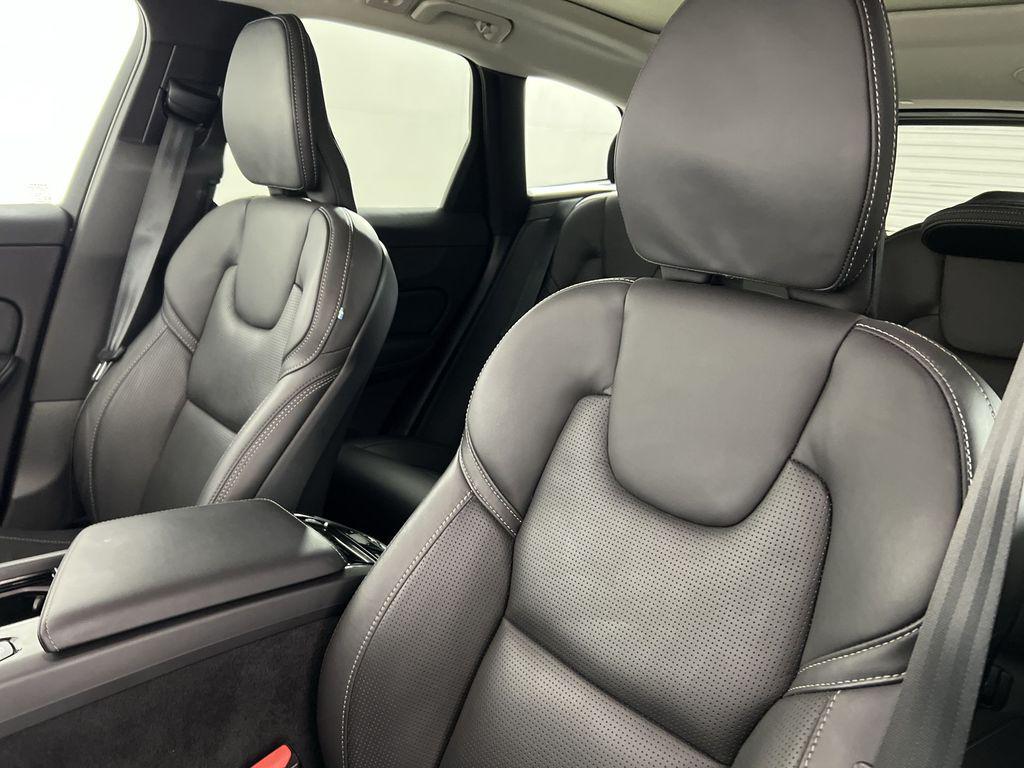 used 2022 Volvo XC60 car, priced at $33,966