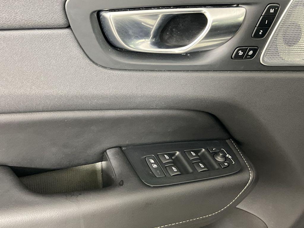 used 2022 Volvo XC60 car, priced at $33,966