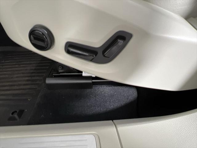 new 2025 Volvo XC60 car, priced at $48,127