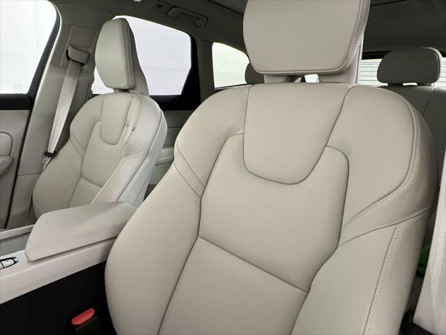 new 2025 Volvo XC60 car, priced at $48,127