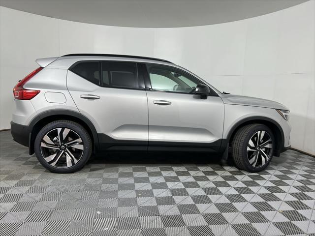 new 2025 Volvo XC40 car, priced at $50,795