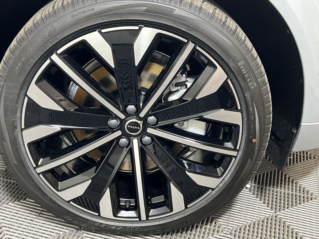 new 2026 Volvo XC60 Plug-In Hybrid car, priced at $74,235