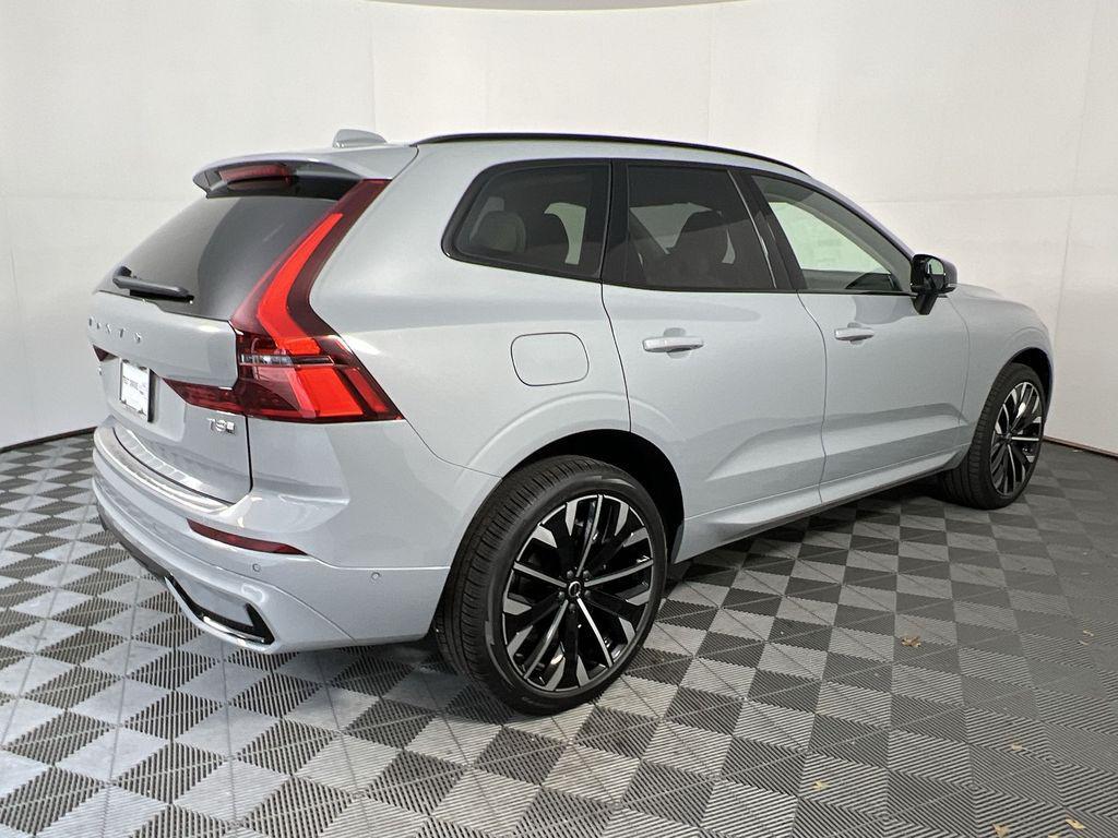 new 2026 Volvo XC60 Plug-In Hybrid car, priced at $74,235