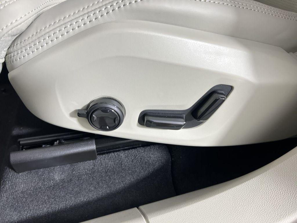 new 2026 Volvo XC60 Plug-In Hybrid car, priced at $74,235