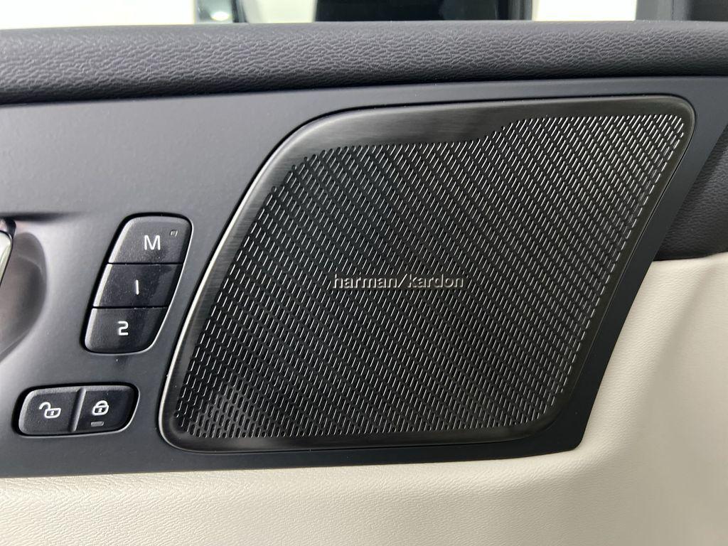 new 2026 Volvo XC60 Plug-In Hybrid car, priced at $74,235