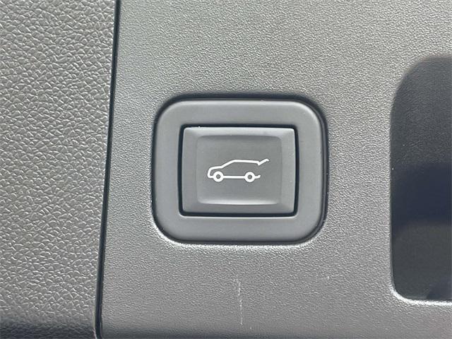 used 2024 Cadillac XT4 car, priced at $32,526