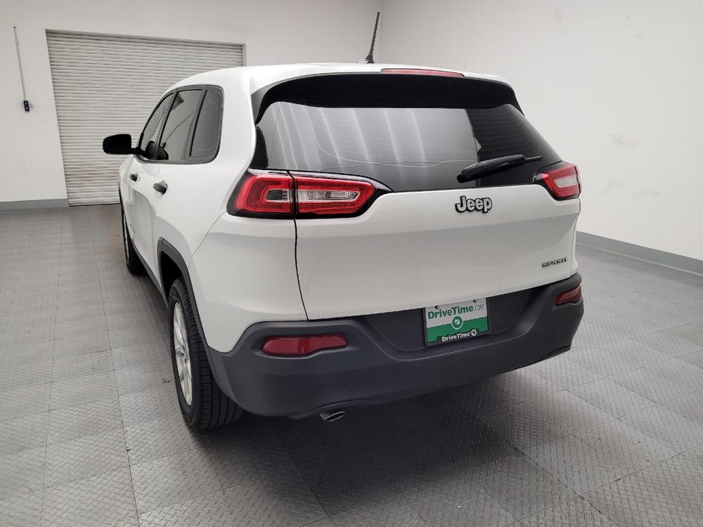 used 2015 Jeep Cherokee car, priced at $11,795