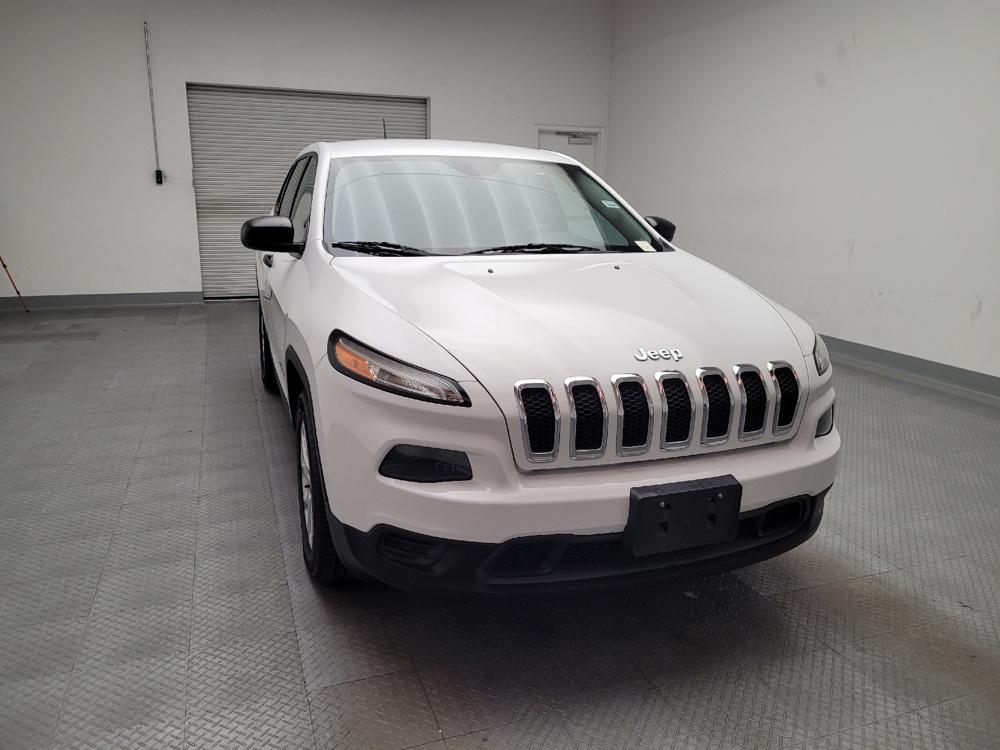used 2015 Jeep Cherokee car, priced at $11,795