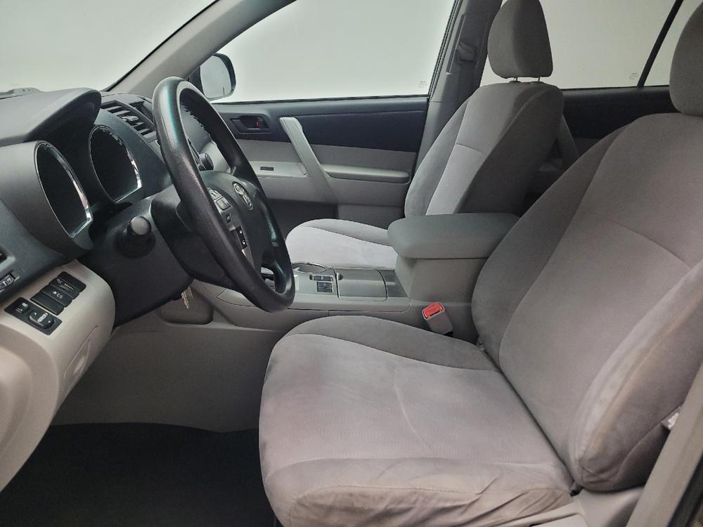 used 2013 Toyota Highlander car, priced at $15,595