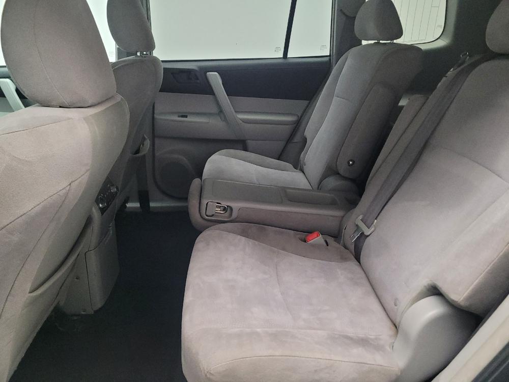 used 2013 Toyota Highlander car, priced at $15,595