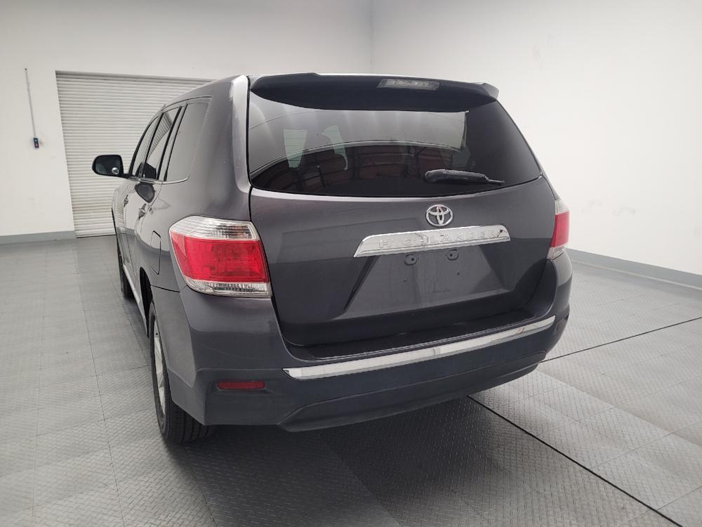 used 2013 Toyota Highlander car, priced at $15,595