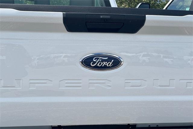 new 2025 Ford F-250 car, priced at $47,820
