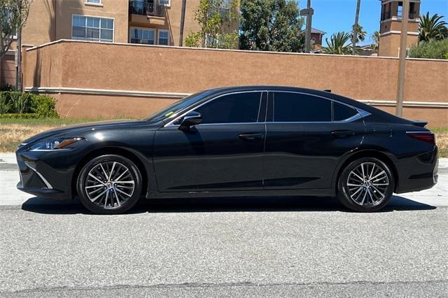 used 2024 Lexus ES 300h car, priced at $38,462