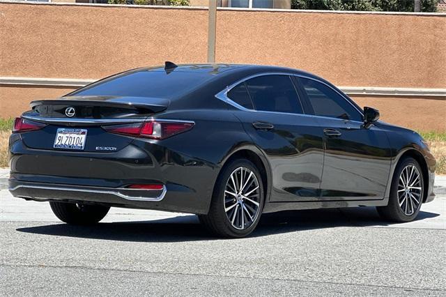 used 2024 Lexus ES 300h car, priced at $38,462