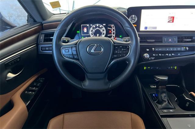 used 2024 Lexus ES 300h car, priced at $38,462