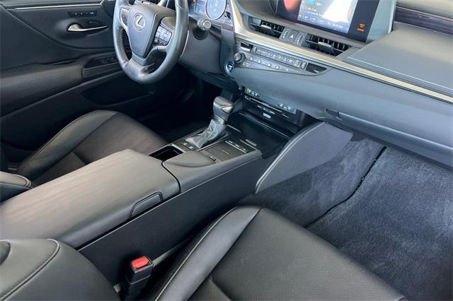 used 2020 Lexus ES 300h car, priced at $32,982