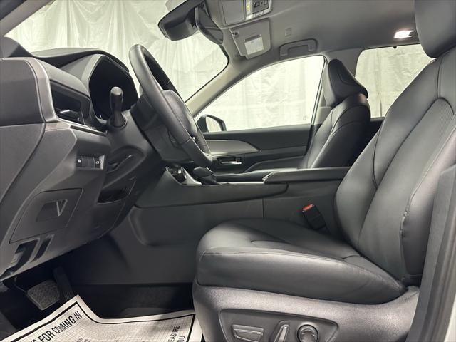 used 2025 Toyota Grand Highlander car, priced at $45,995