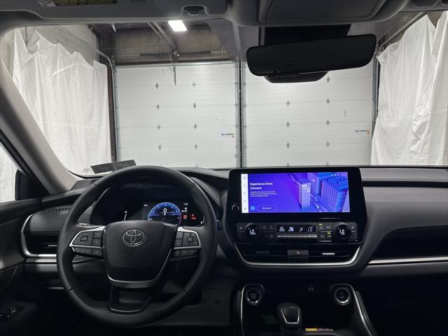 used 2025 Toyota Grand Highlander car, priced at $45,995