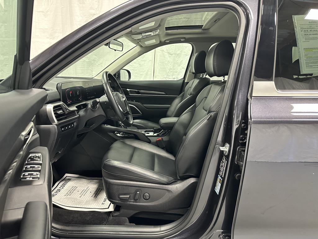used 2025 Kia Telluride car, priced at $36,995