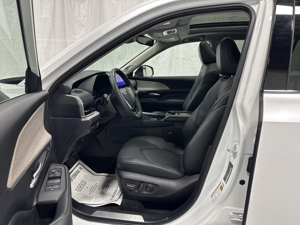 used 2025 Toyota Grand Highlander car, priced at $48,495