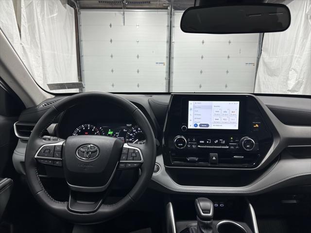 used 2024 Toyota Highlander car, priced at $38,495