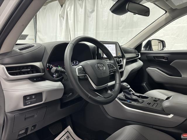 used 2024 Toyota Highlander car, priced at $38,495