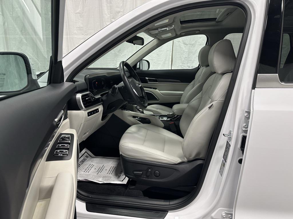 used 2025 Kia Telluride car, priced at $36,995