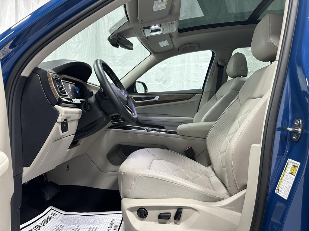used 2025 Volkswagen Atlas car, priced at $36,495