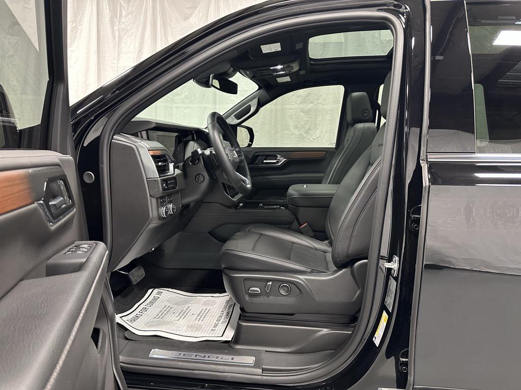 used 2025 GMC Yukon car, priced at $78,995