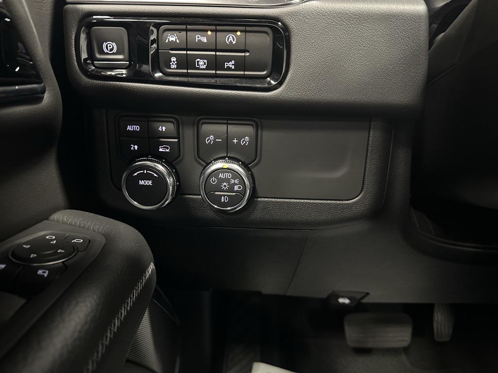 used 2025 GMC Yukon car, priced at $78,995