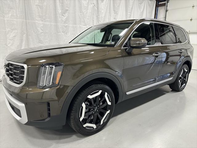 used 2025 Kia Telluride car, priced at $38,495