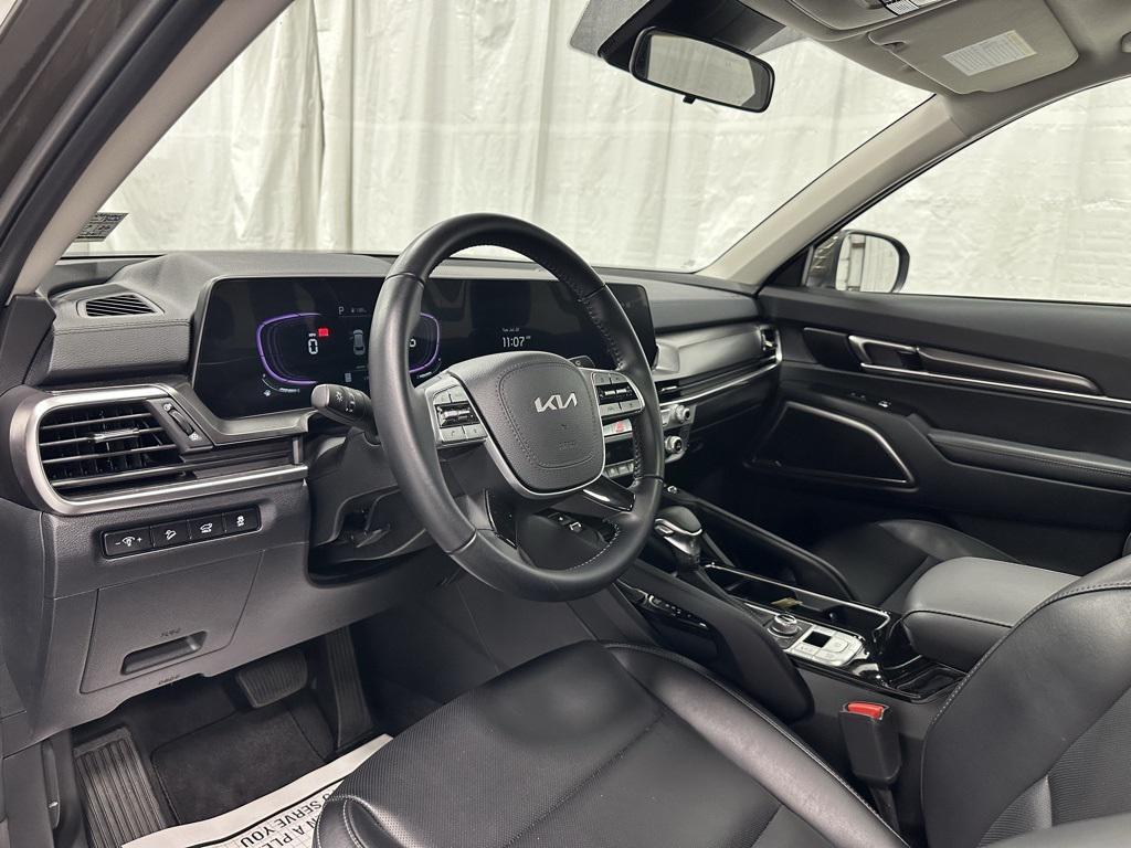 used 2025 Kia Telluride car, priced at $37,495