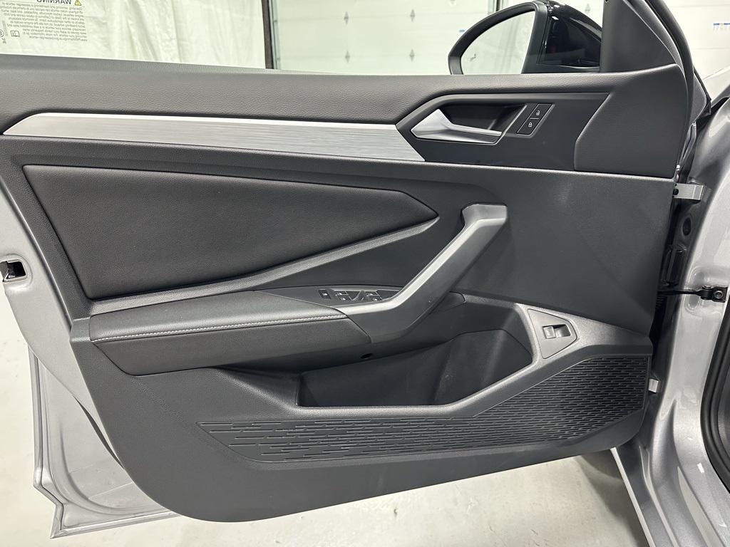 used 2025 Volkswagen Jetta car