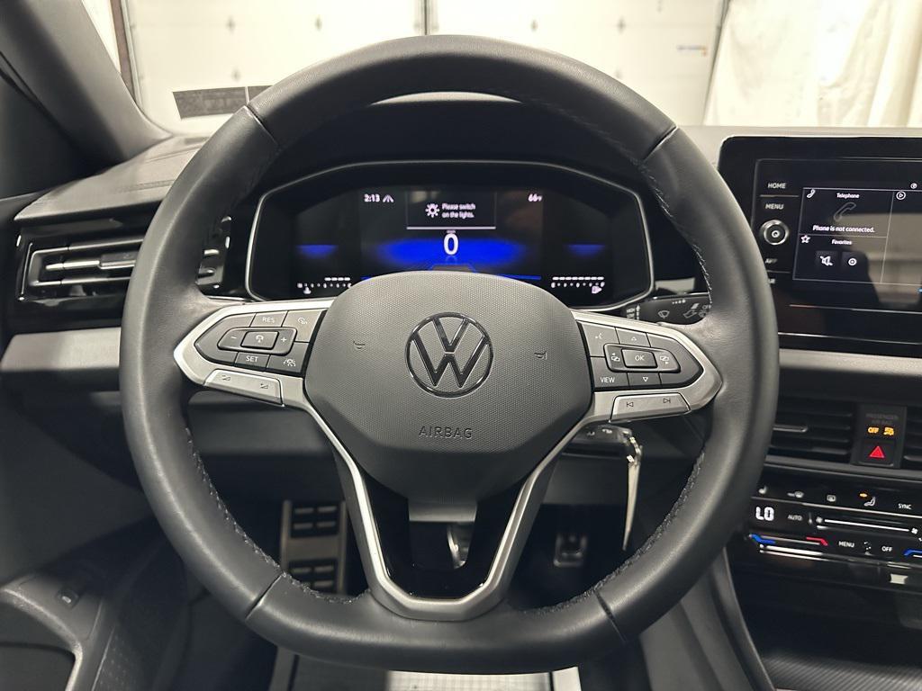 used 2025 Volkswagen Jetta car