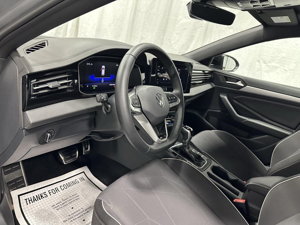 used 2025 Volkswagen Jetta car