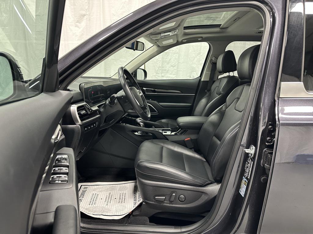 used 2025 Kia Telluride car, priced at $35,995