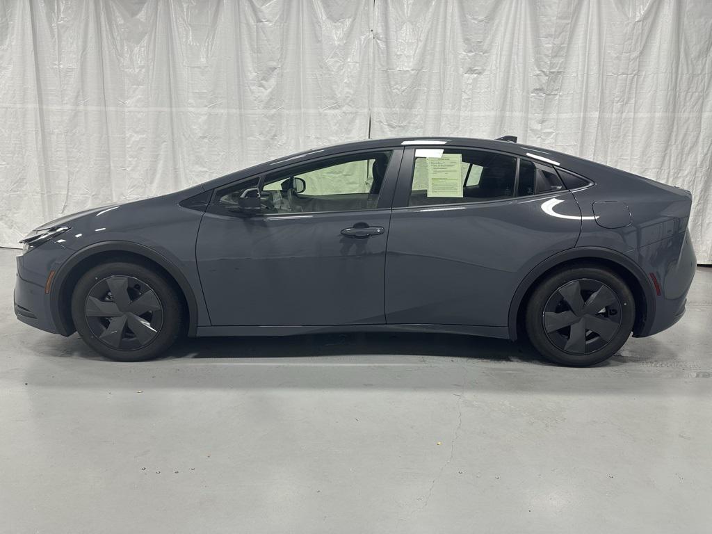 used 2025 Toyota Prius car