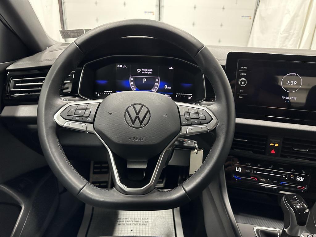 used 2025 Volkswagen Jetta car