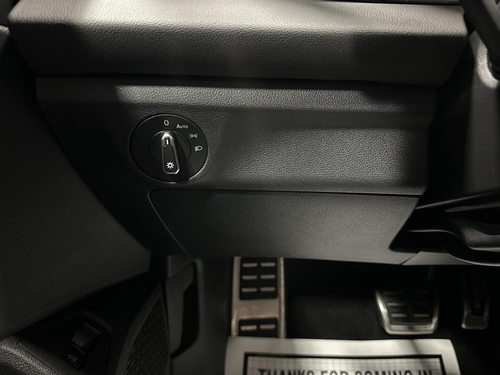 used 2025 Volkswagen Jetta car