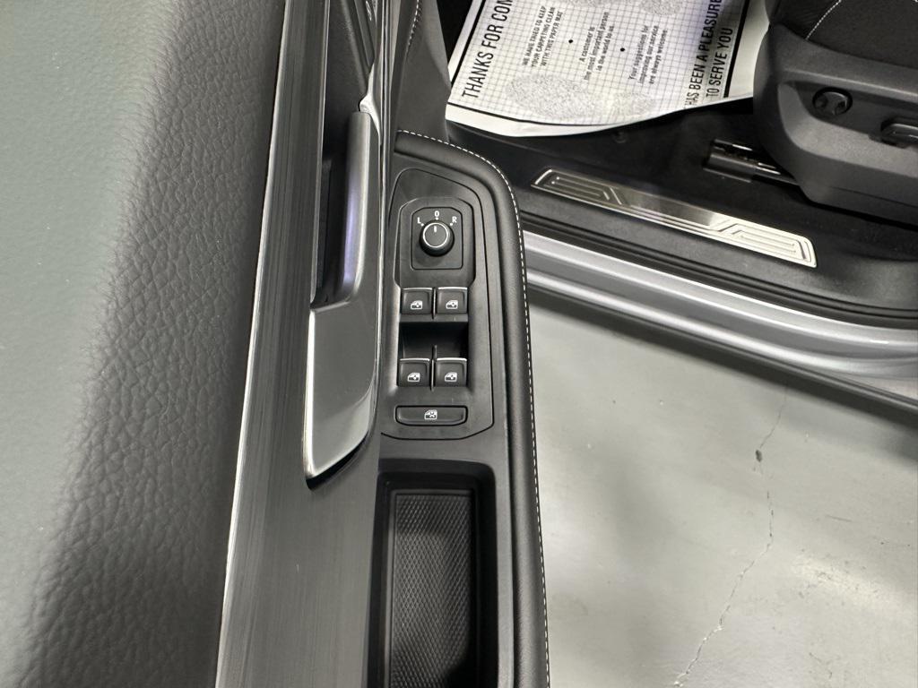 used 2025 Volkswagen Atlas Cross Sport car