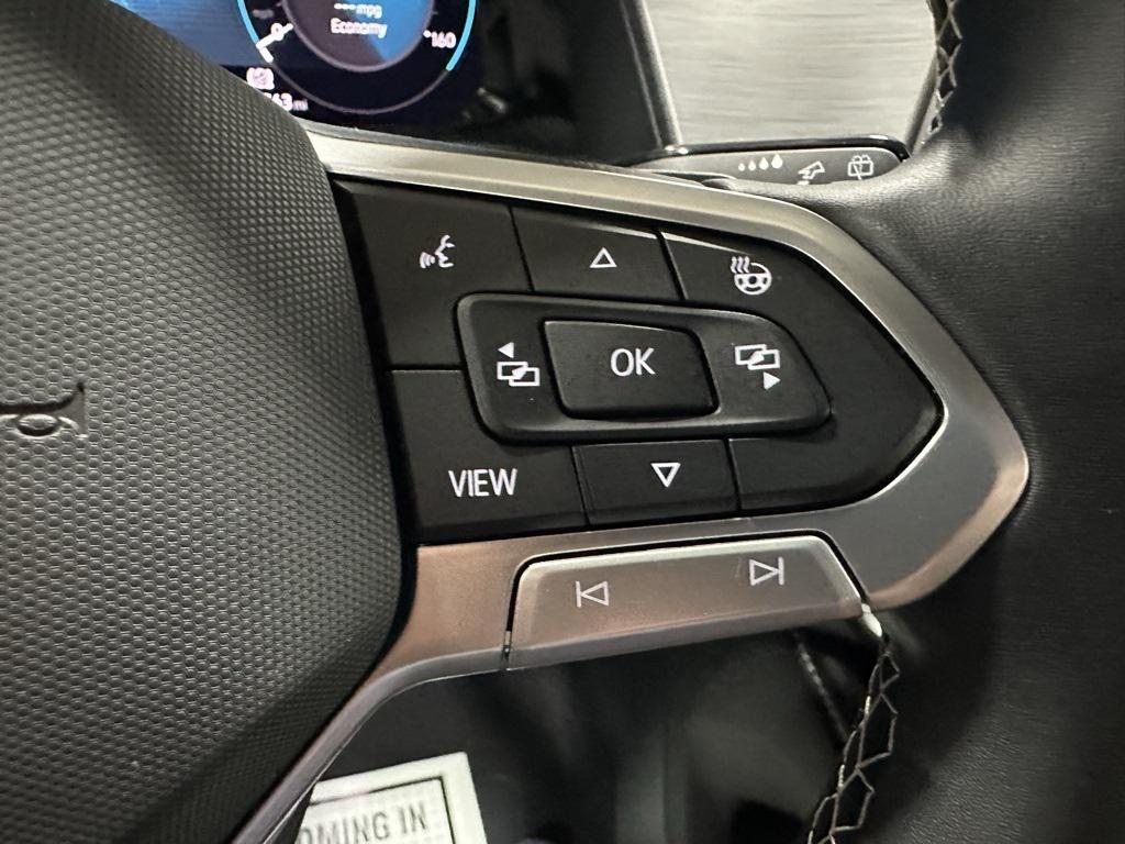 used 2025 Volkswagen Atlas Cross Sport car