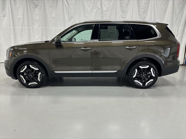 used 2025 Kia Telluride car, priced at $38,495