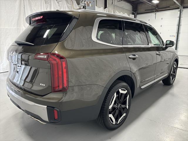 used 2025 Kia Telluride car, priced at $38,495